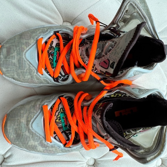 Nike LeBron 19 'Fast Food' DD0418-001 Youth 4.5 US 4.5Y - Picture 6 of 6